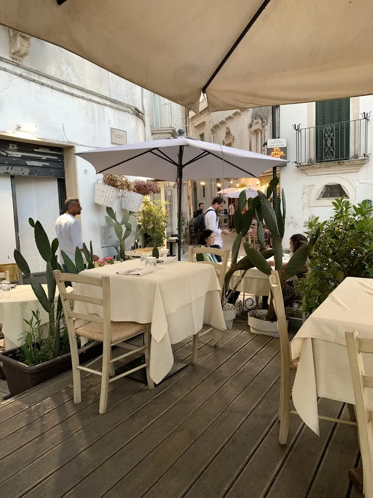 Pizzeria Tomato and Basil restaurant in Martina Franca
