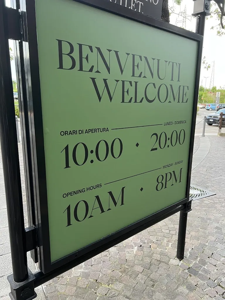 R R_Outlet Barberino_Barberino di Mugello_review