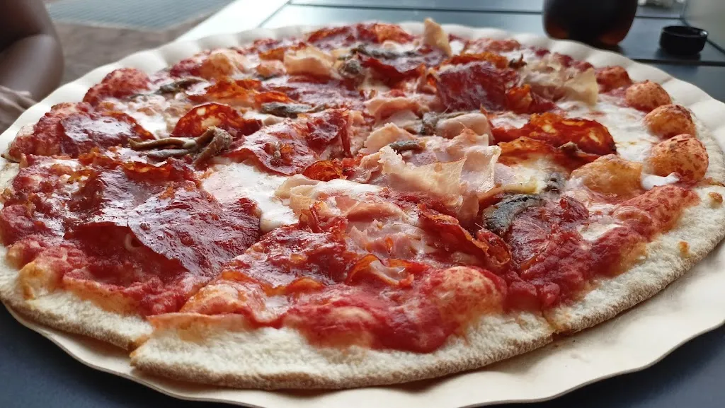 Robby_Pizzeria Fior di Pizza_Bibbiena_review