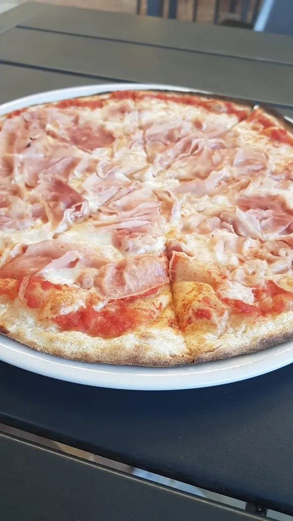 Orri Arnarsson_Pizzeria Fior di Pizza_Bibbiena_review