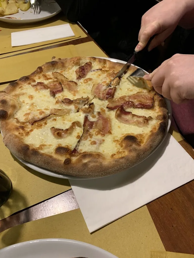 Billy Douglas Sciacca_Pizzeria Alaska Pub_Bibbiena_recensione