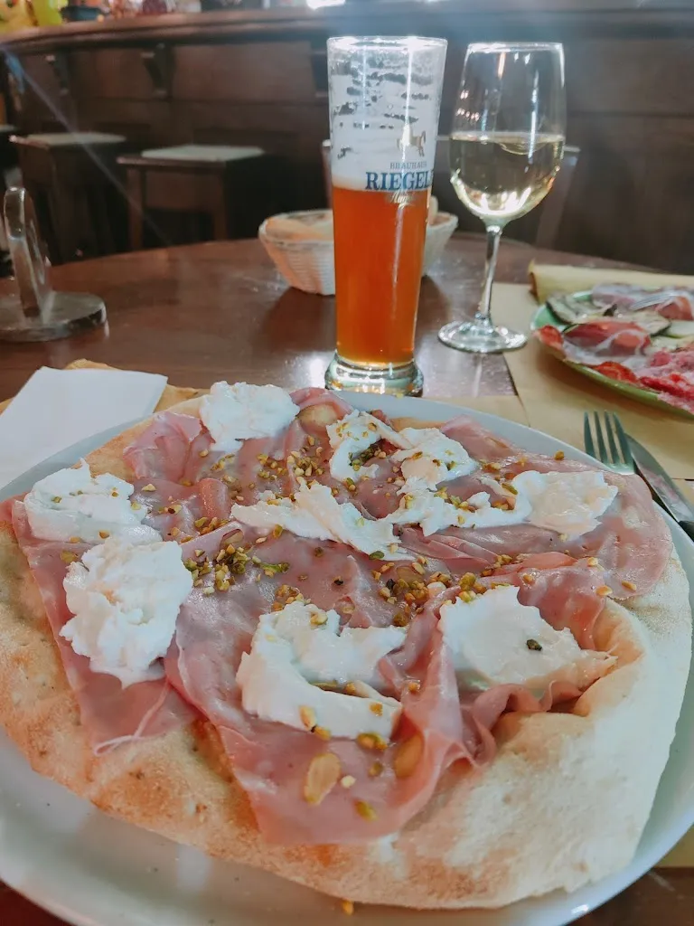 Pizzeria Alaska Pub_Bibbiena_slider_image_3