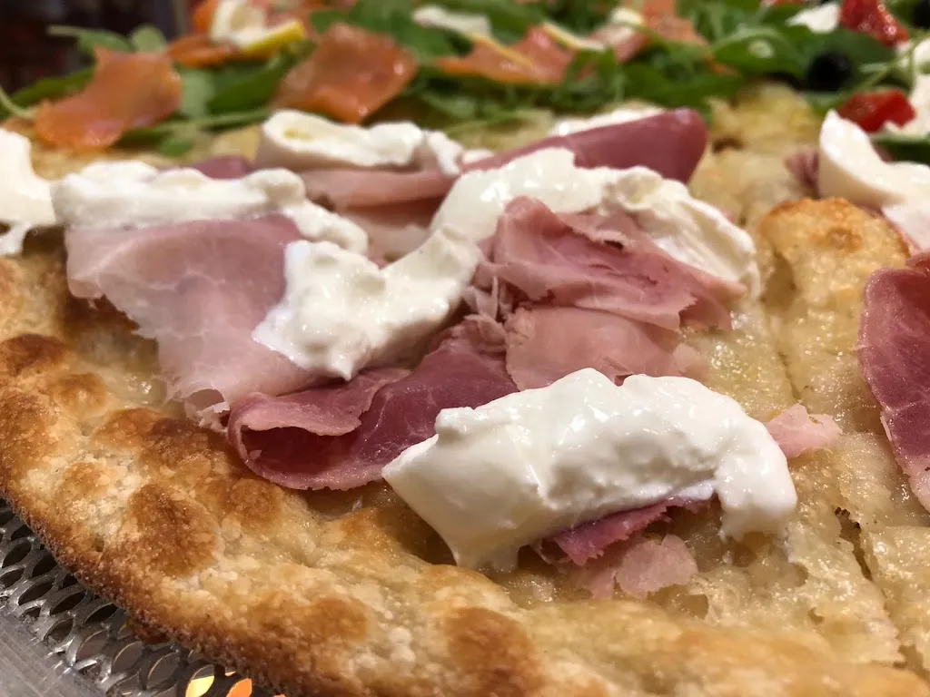 Pizza Che Delizia Bucine_Bucine_slider_image_2