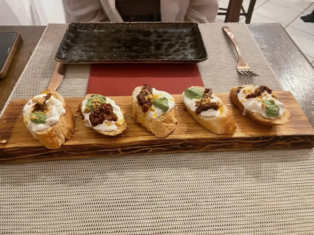 Vinhello - Wine & Food_Bucine_slider_image_2