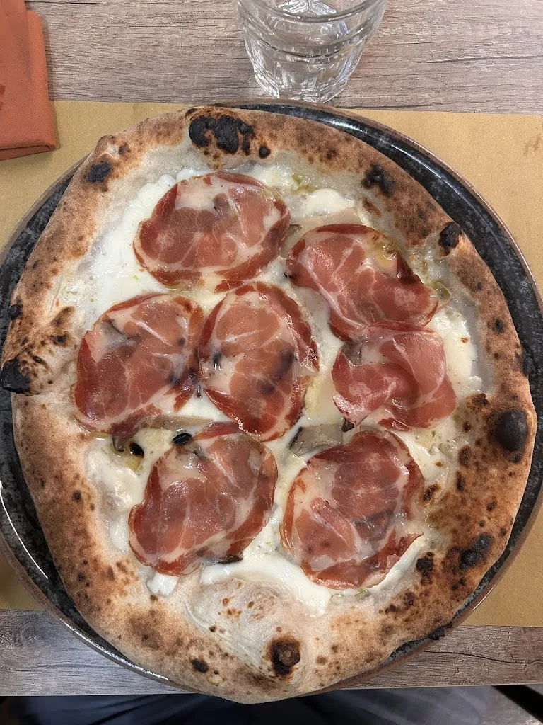 Pizzeria Jonny_Martina Franca_slider_image_3