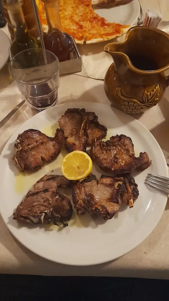 Pizzeria Il Vecchio Morino restaurant in Borgo a Buggiano