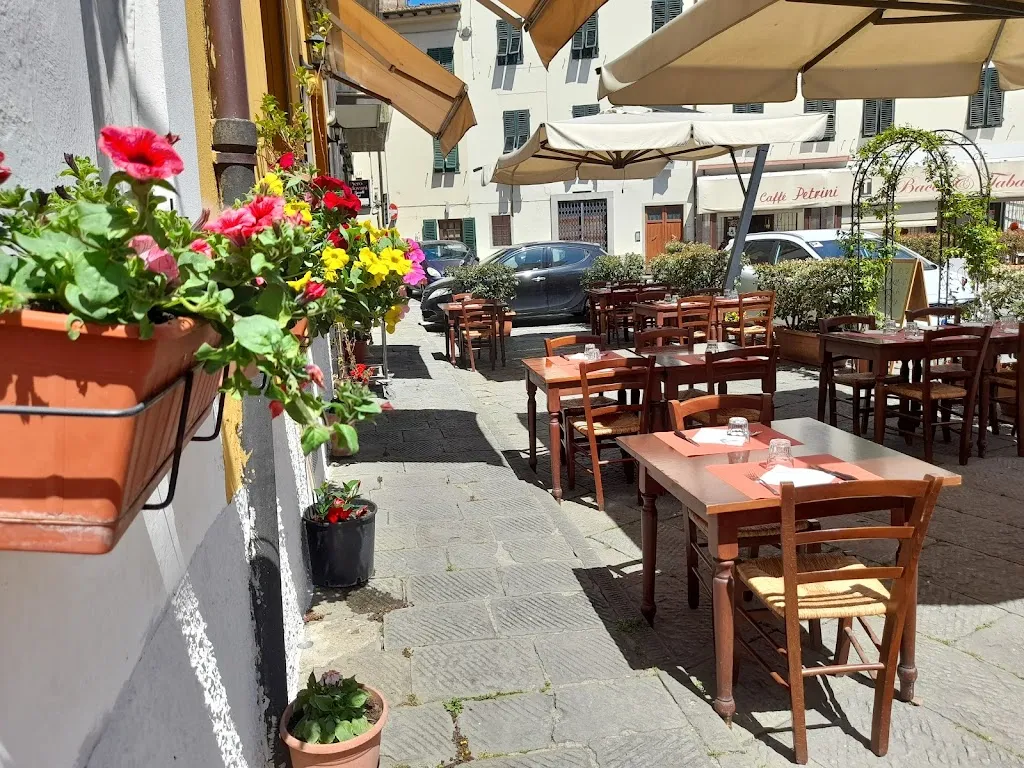 Pizzeria Aurora restaurant in Borgo a Buggiano