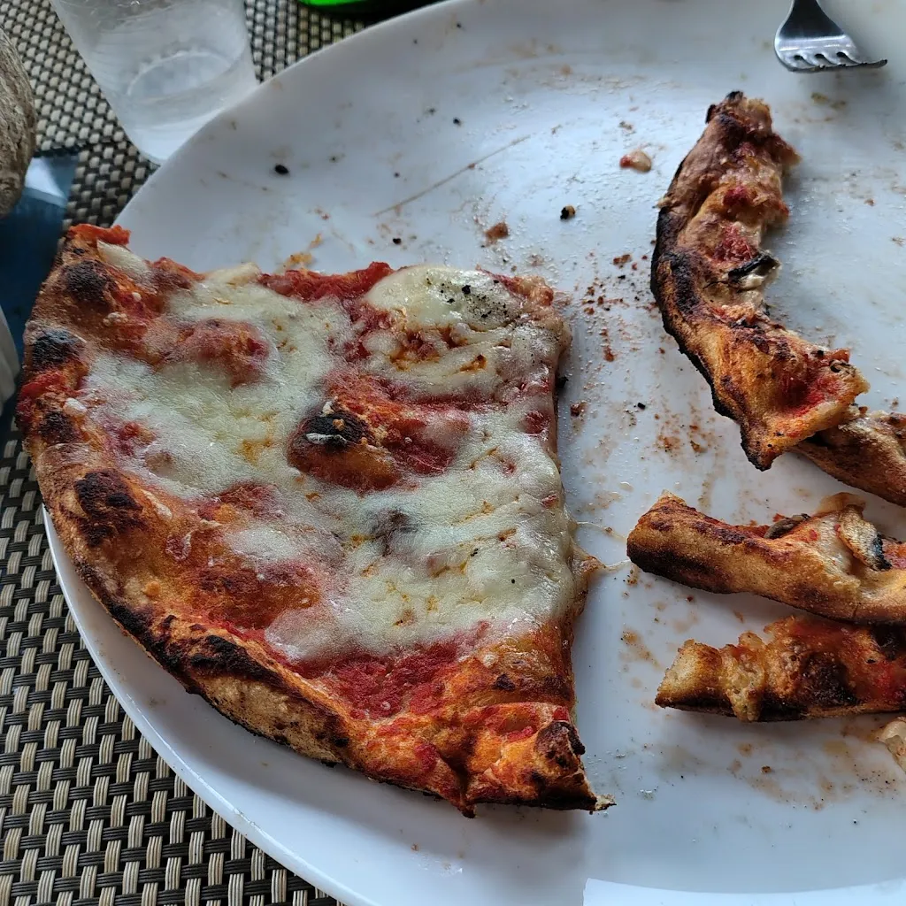 Armellini Stefano Pizzeria restaurant in Calcinaia