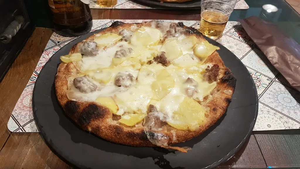 Armellini Stefano Pizzeria_Calcinaia_slider_image_3