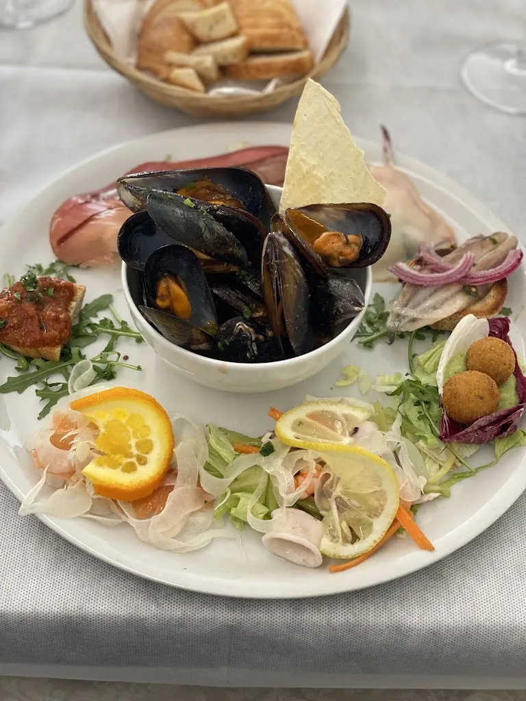 Jon Hunter_Ristorante Pizzeria Modugno_Bientina_review