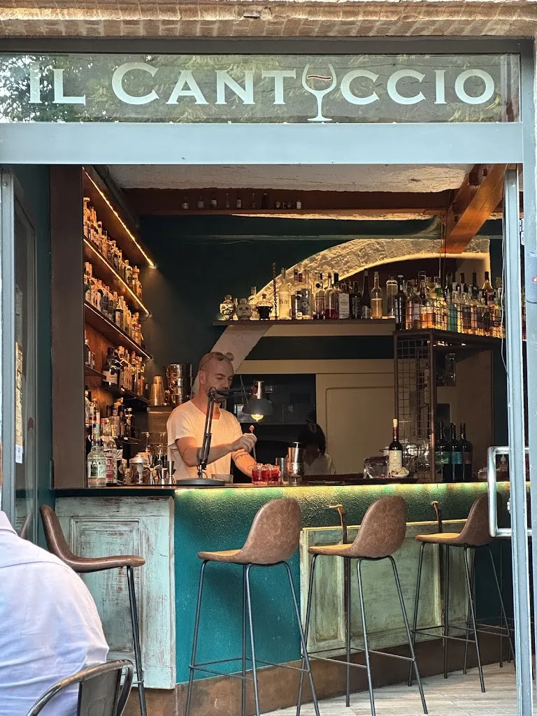Il Cantuccio Wine Bar restaurant in Buonconvento