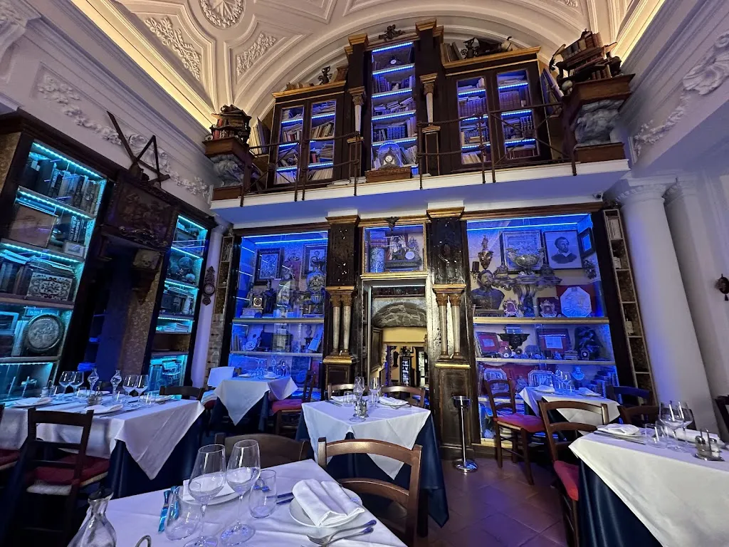 Ristobiblioteramuseo L'Osteria del Buonconvento restaurant in Buonconvento