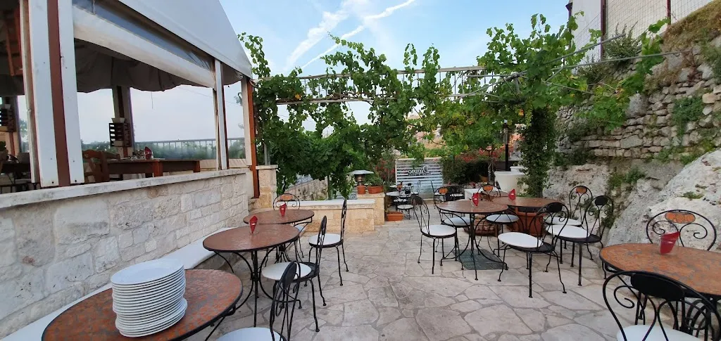 Divino Wine Bar restaurant in Martina Franca