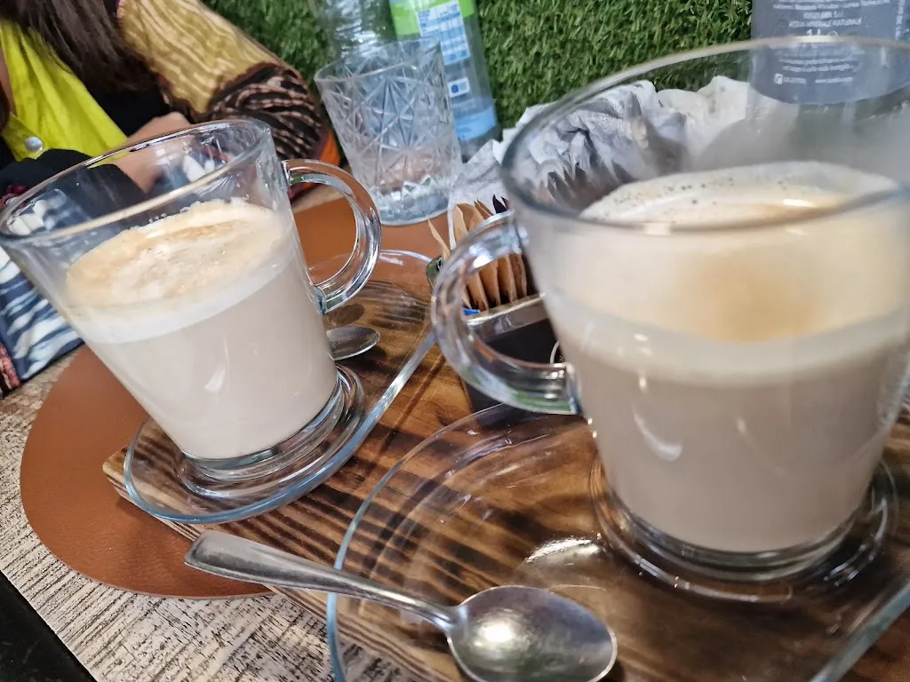 Manuel Breschi_Mezzo Km_Campiglia Marittima_review