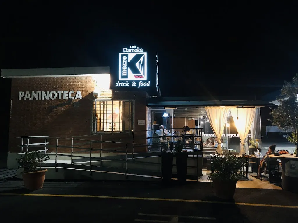 Mezzo Km restaurant in Campiglia Marittima