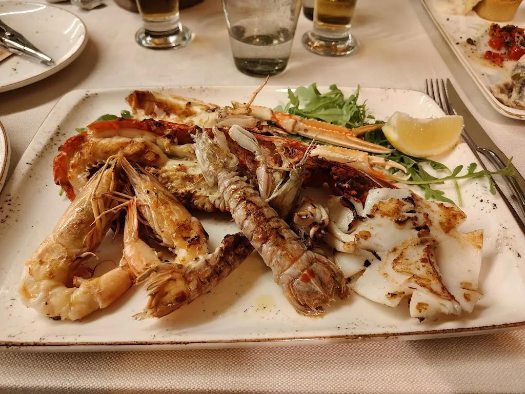 Ristorante Pizzeria Elena_Campiglia Marittima_slider_image_3