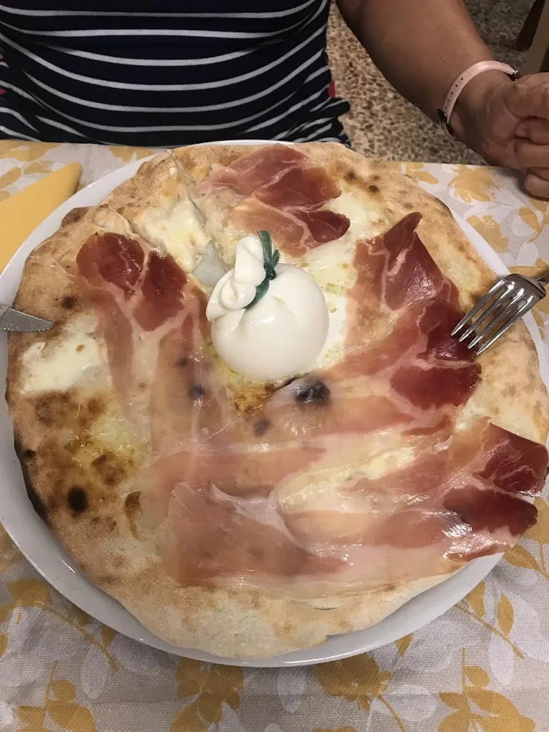 Eszter Botar_Ci si trova lì_Campiglia Marittima_review