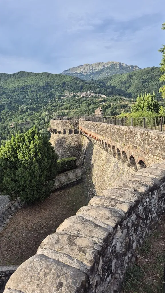 Elodie Giuge_La Rocca di Camporgiano - Maison Du Charme_Camporgiano_review