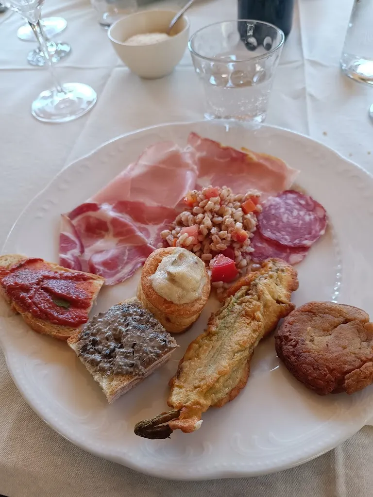 La Capannina di Cassettari Maria Gemma_Camporgiano_slider_image_2