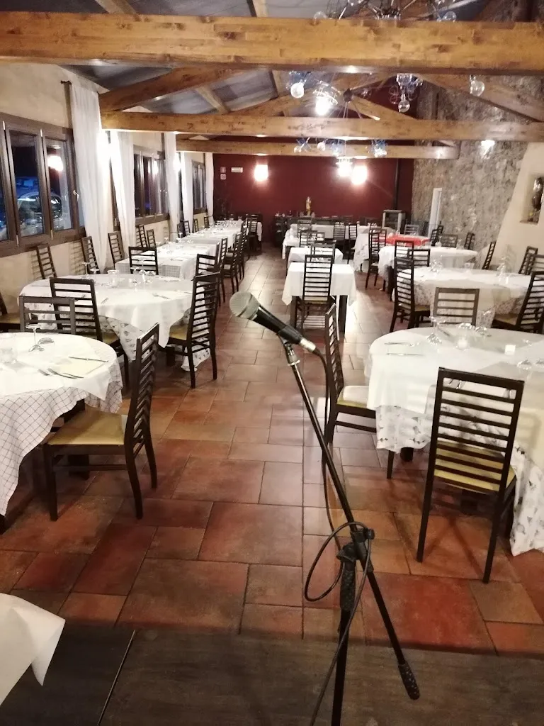Antica Osteria Le Panche restaurant in Campo Tizzoro