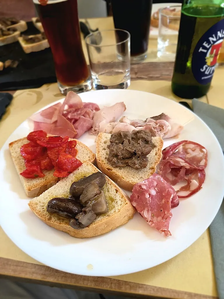 Bar trattoria pizzeria Osteria De'Mammalucchi_Campo Tizzoro_slider_image_3