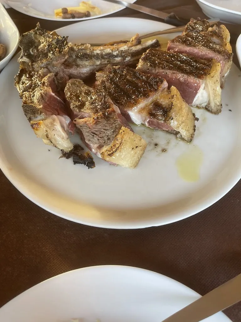 Imen Hamdani_Norcineria Tomei_Camaiore_review