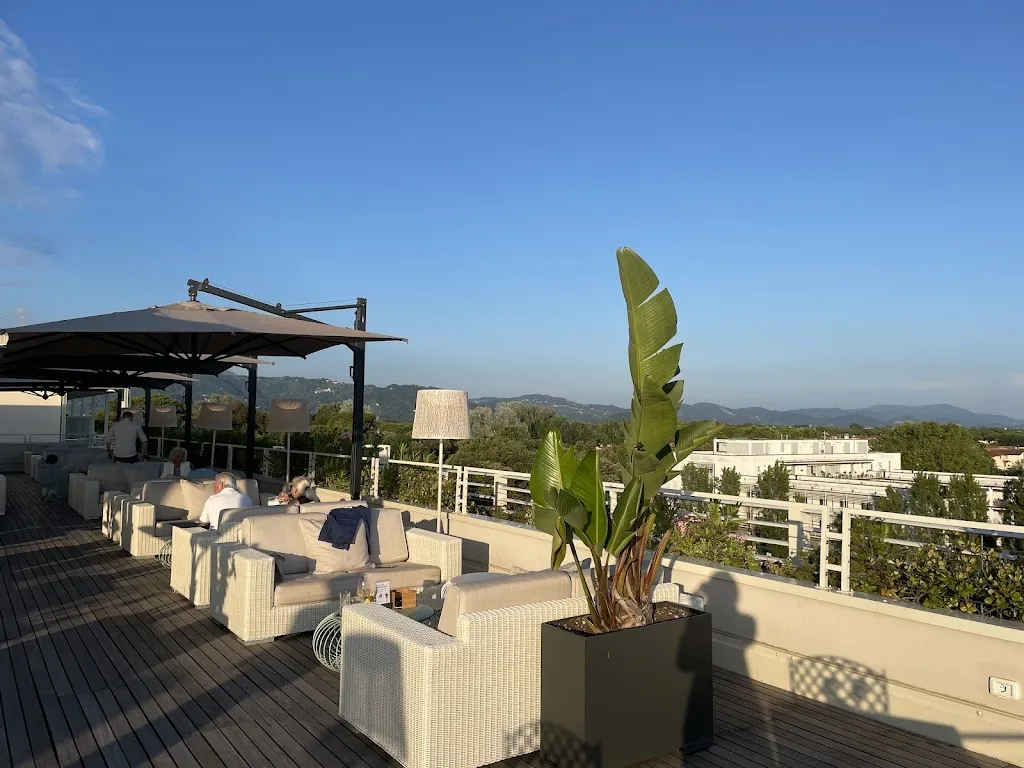 Alënka L._Versilia Roof Bar & Restaurant_Camaiore_review
