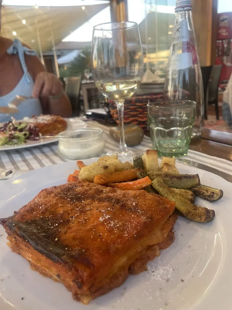 Julia Phillips_Bagno Adele_Camaiore_review