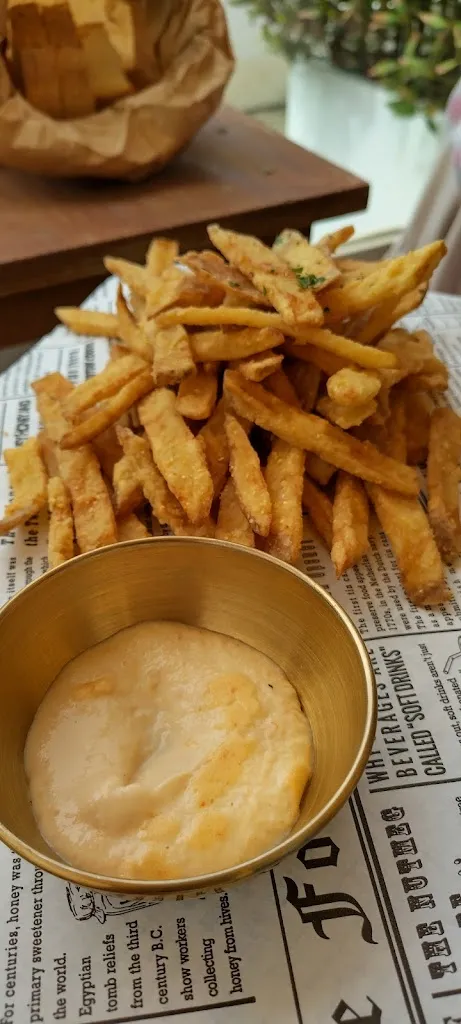 Vincenzo Calabrò_Delisca_Camaiore_review