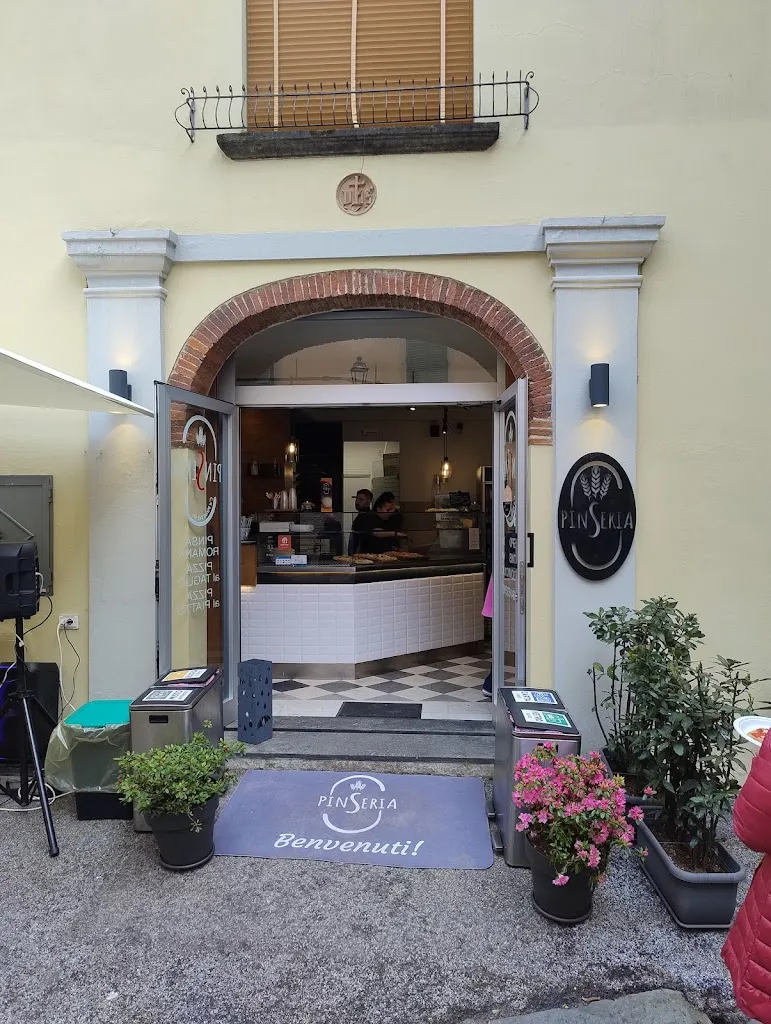 Pinseria restaurant in Camaiore