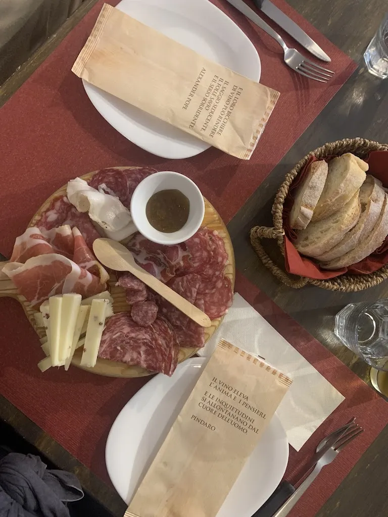 Rebecca Hughes_Cacio e Vino di Galvani Laura_Campo nell'Elba_recensione