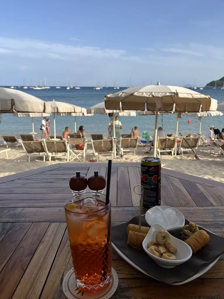 Ekaterina Serges_Paglicce Beach_Campo nell'Elba_recensione