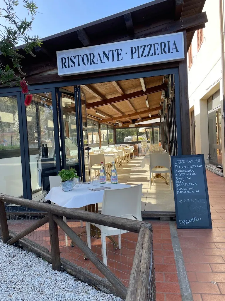 Ristorante Pizzeria Caffè dell'Elba Art restaurant in Campo nell'Elba