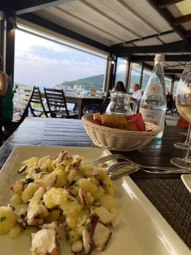 Anastasia Susi_Tahiti_Campo nell'Elba_review