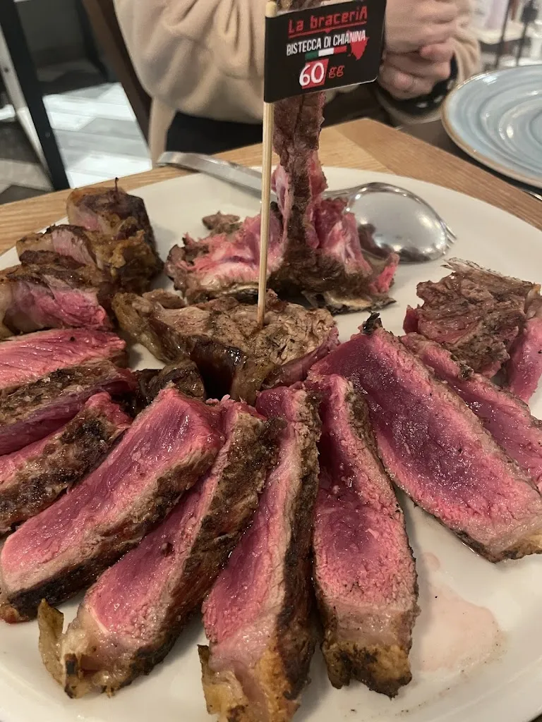 Nguyen Trang_La braceriA_Camucia-Monsigliolo_recensione