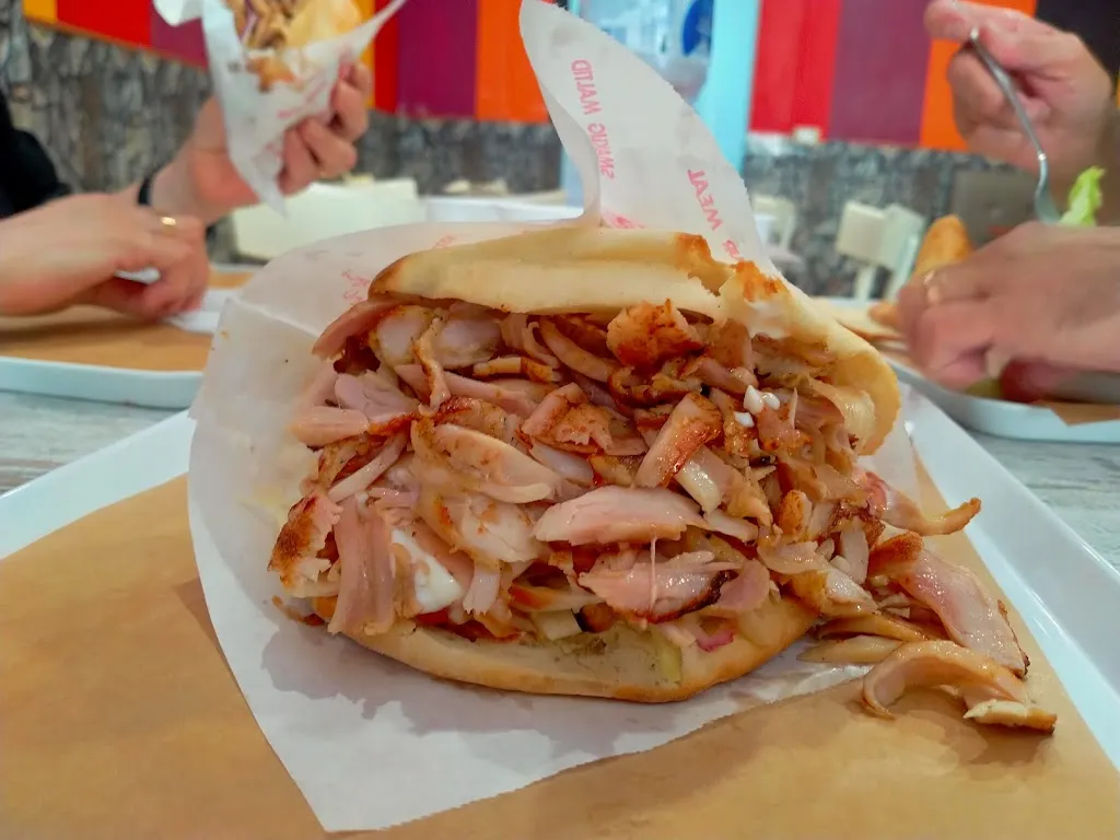 Alo Se Va Da ALI Kebab_Camucia-Monsigliolo_slider_image_2