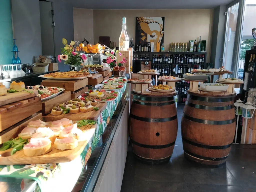 Cristallo Cafè restaurant in Camucia-Monsigliolo