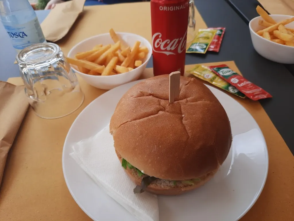 Burger Grill_Camucia-Monsigliolo_slider_image_2