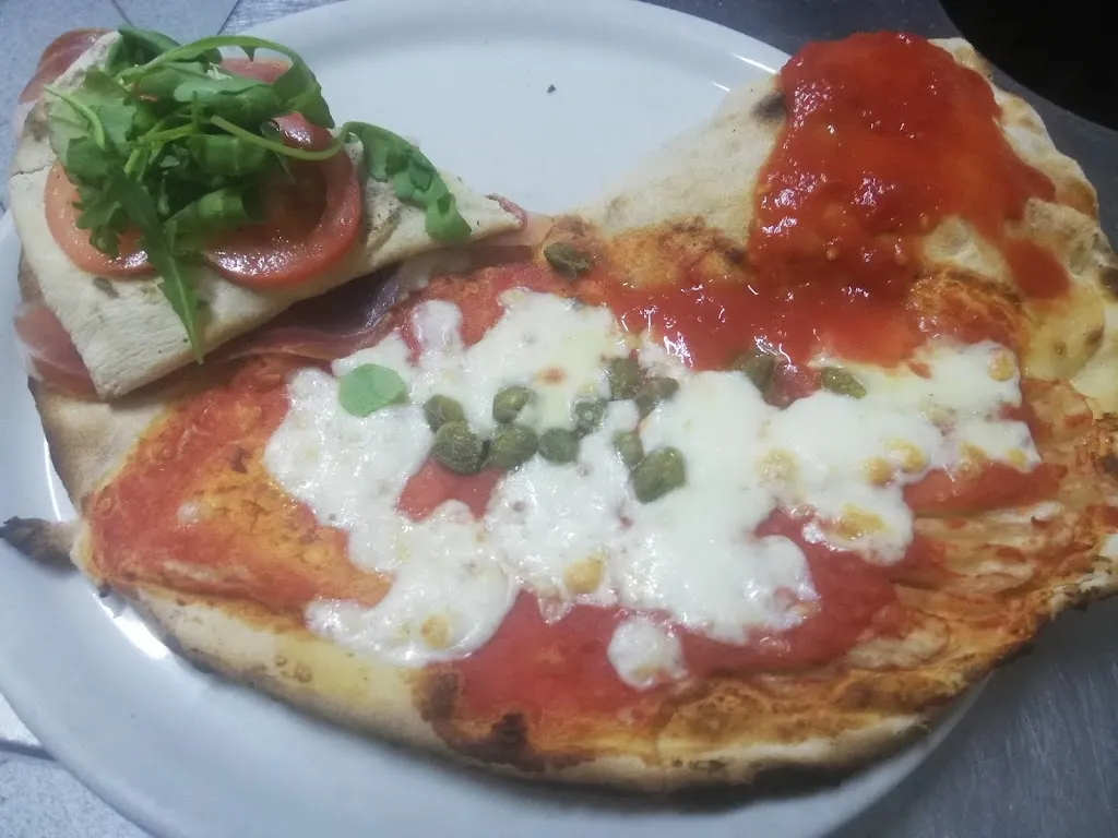 Pizzeria Roberto Dini_Capolona_slider_image_3