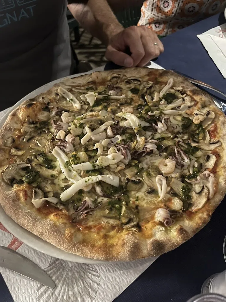 La Balena - Ristorante Pizzeria di Pesce Lucca_Capannori_slider_image_3