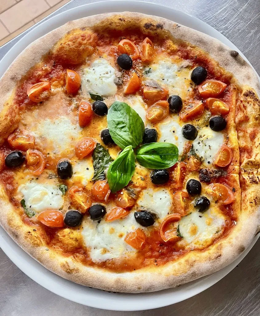 L'ora Della Pizza_Capannori_slider_image_2