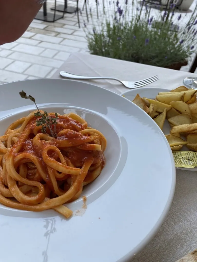 A f_Hotel Ristorante Pizzeria Nido delle Rondini_Castiglione Messer Marino_review