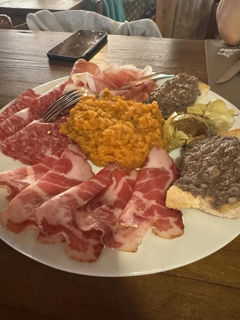 Lina Mirela Grieco_Capanna del Circolo Sant'Irma_Capalbio_review