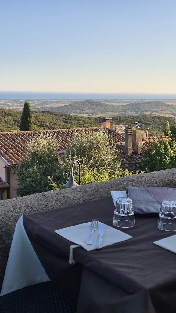 Aleksandra Igies_Osteria bar magenta 7_Capalbio_review