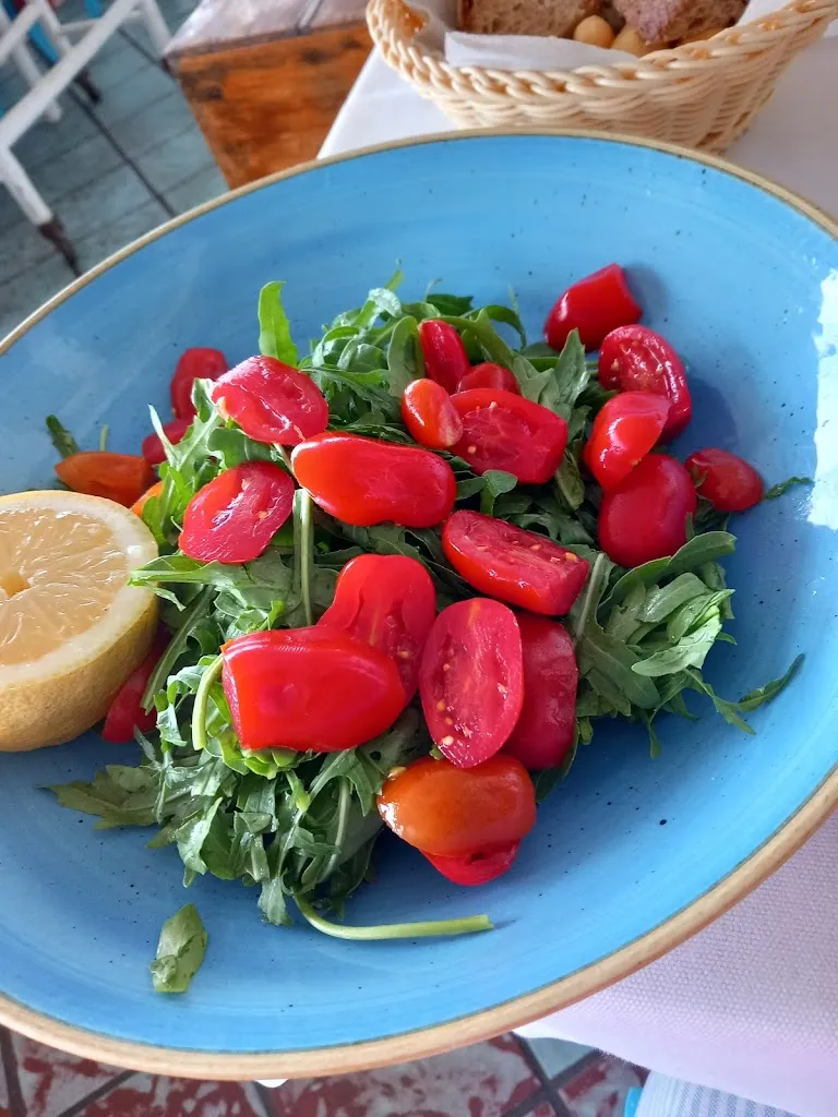 Osteria bar magenta 7_Capalbio_slider_image_3