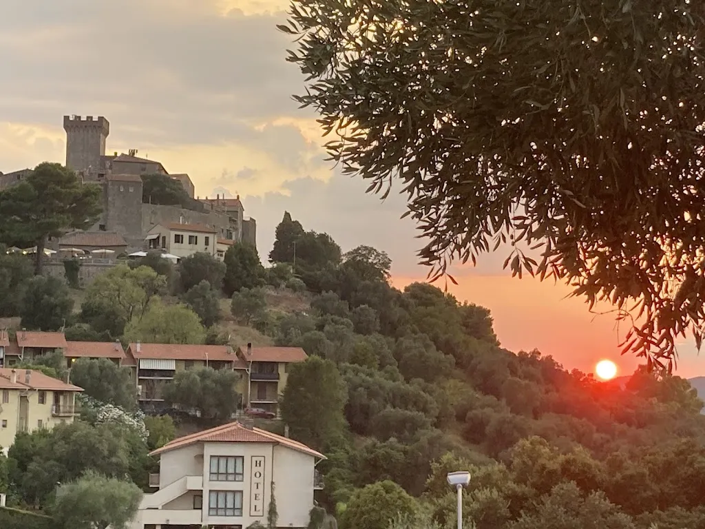 ANNA MARIA ANDREOTTI_La Grottaccia di Almaremma_Capalbio_review