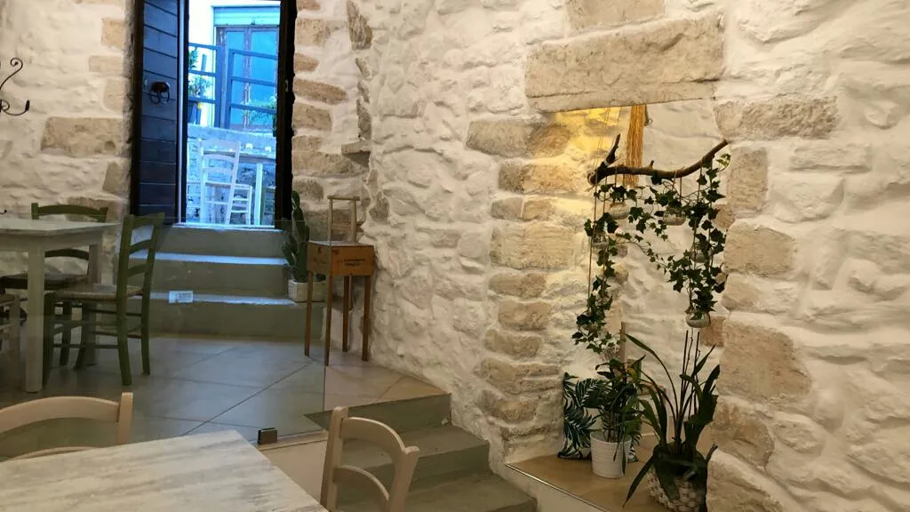 Osteria del Borgo restaurant in Mattinata