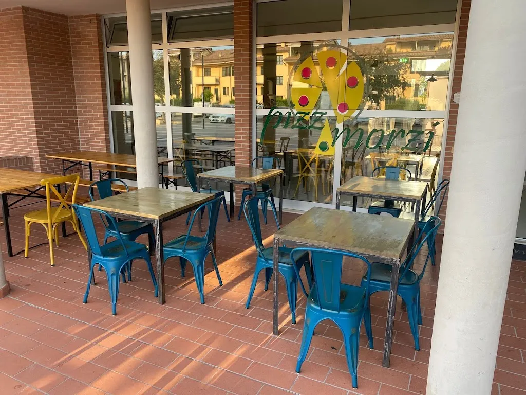 pizzamorzi restaurant in Capraia e Limite