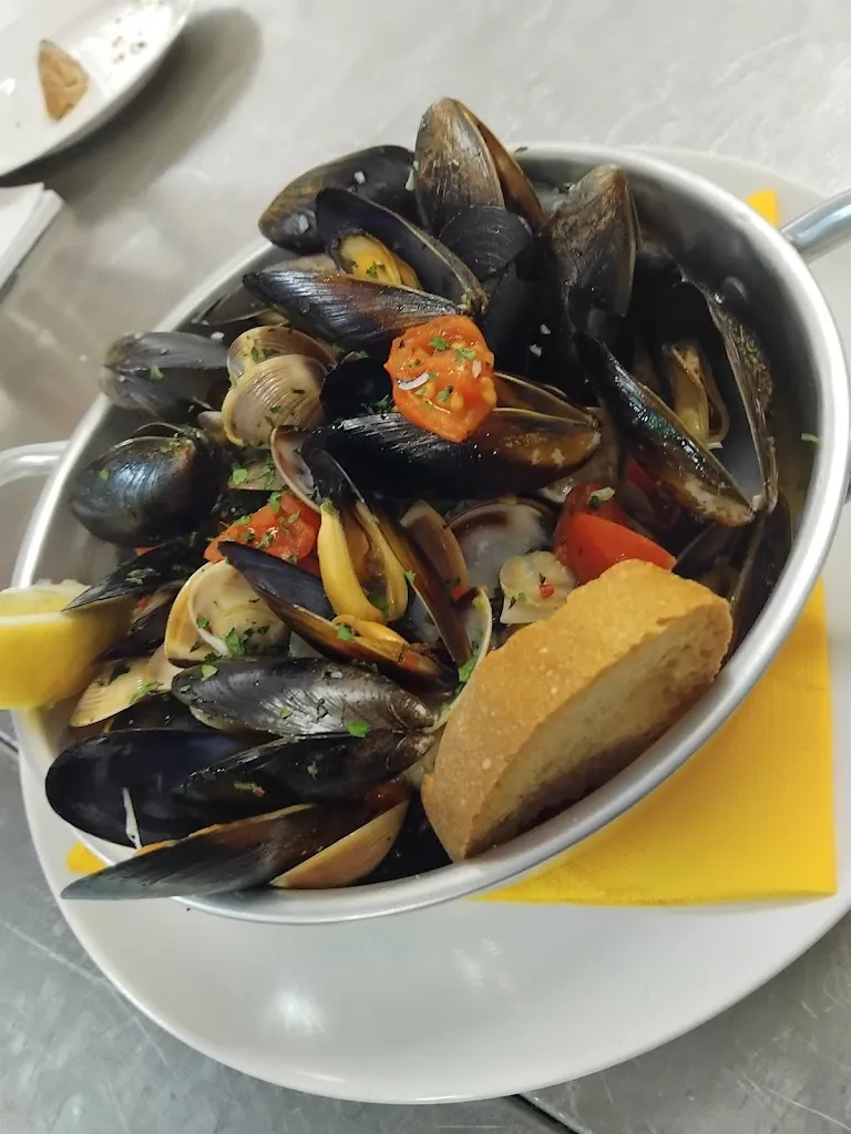 La Rive up_Capraia e Limite_slider_image_3