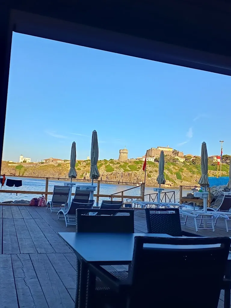 Punta del Frate_Capraia e Limite_slider_image_3